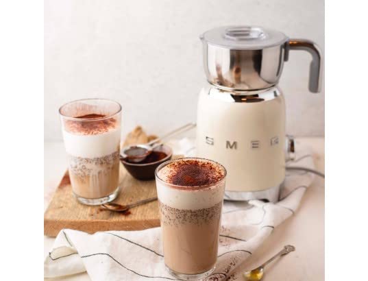 Smeg MFF11CREU Milchaufschäumer, 600 ml Karaffe, Induktionssystem, 6 Programme + manuelle Funktion, Messkappe, 500W, Creme