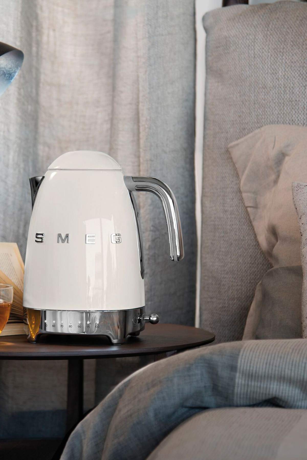 Smeg KLF04CREU Wasserkocher 1,7L, Temperaturregelung, Anti-Kalkfilter, Wasserstandsanzeige, 2400W, Creme